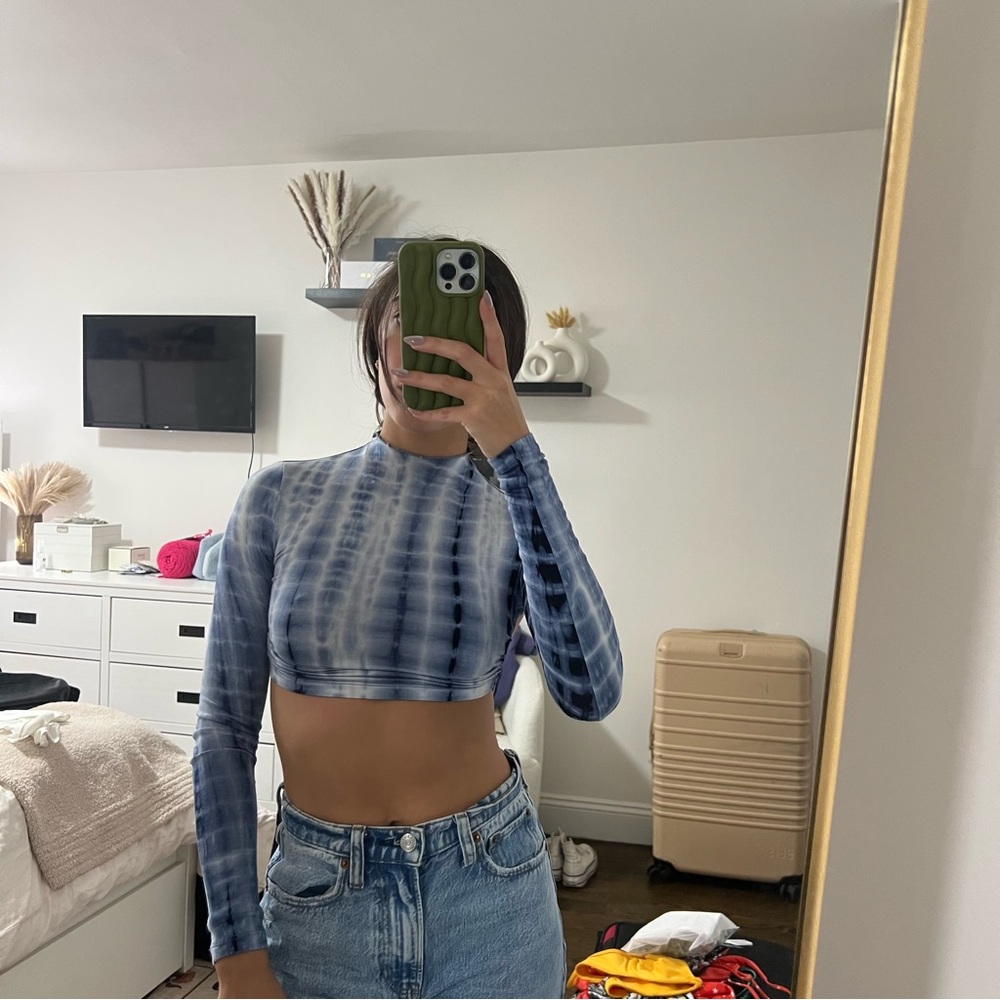 Princess Polly blue tie dye long sleeve cropped top with open back